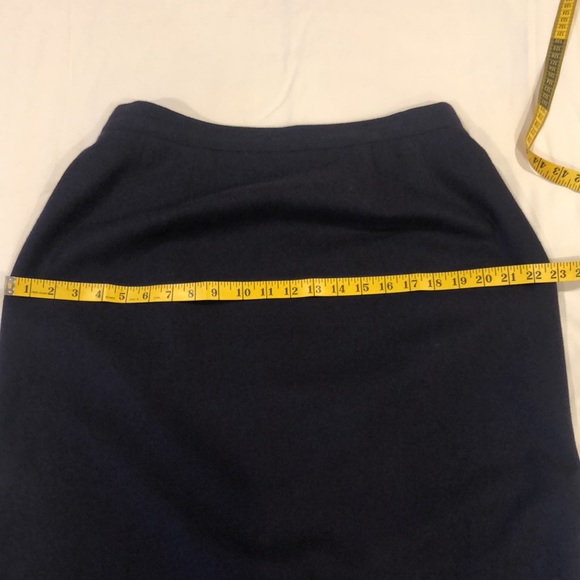 ❤️Vintage Navy wool skirt - Picture 8 of 9